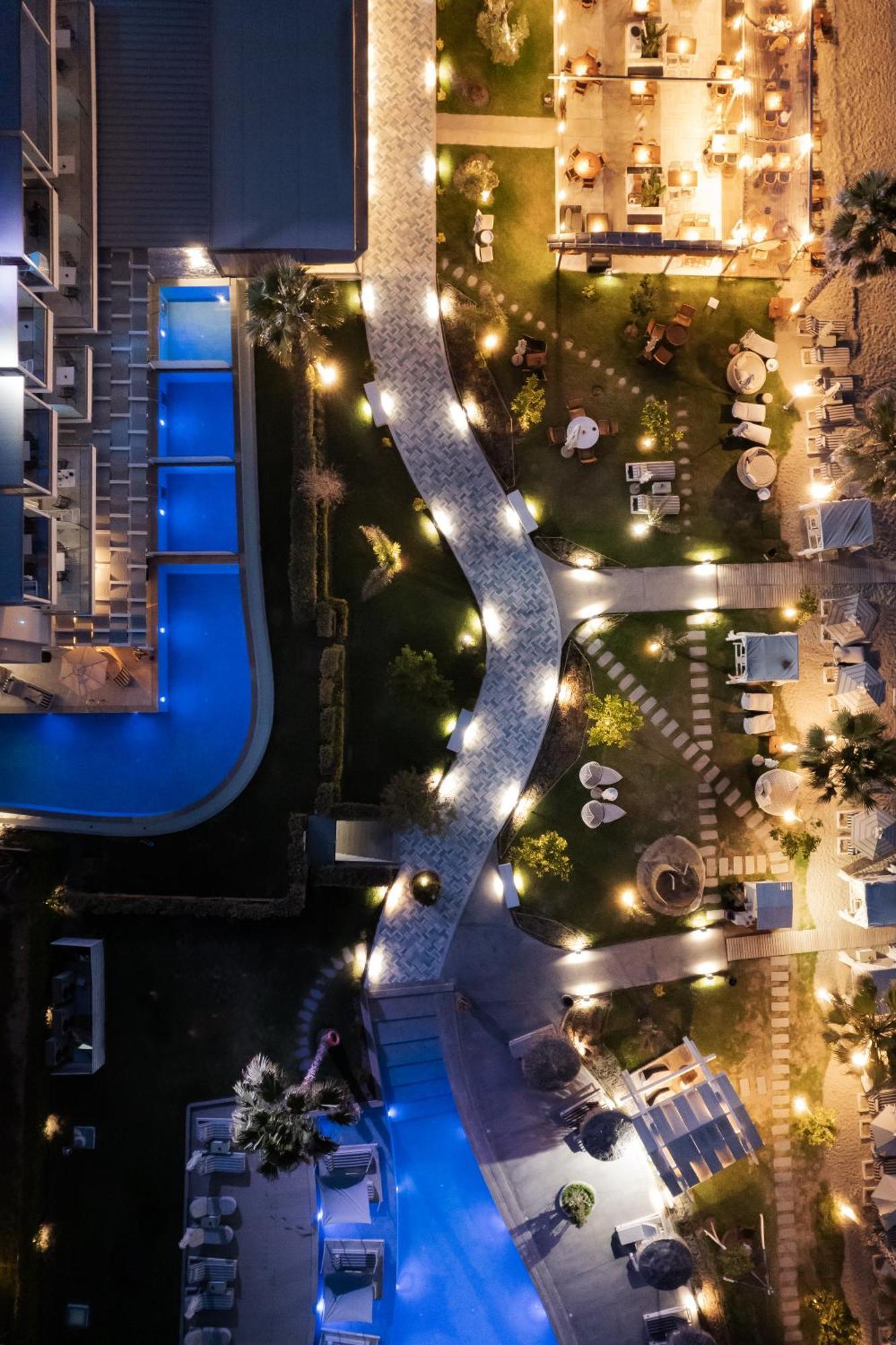 Blue Carpet Luxury Suites Pefkochori Extérieur photo
