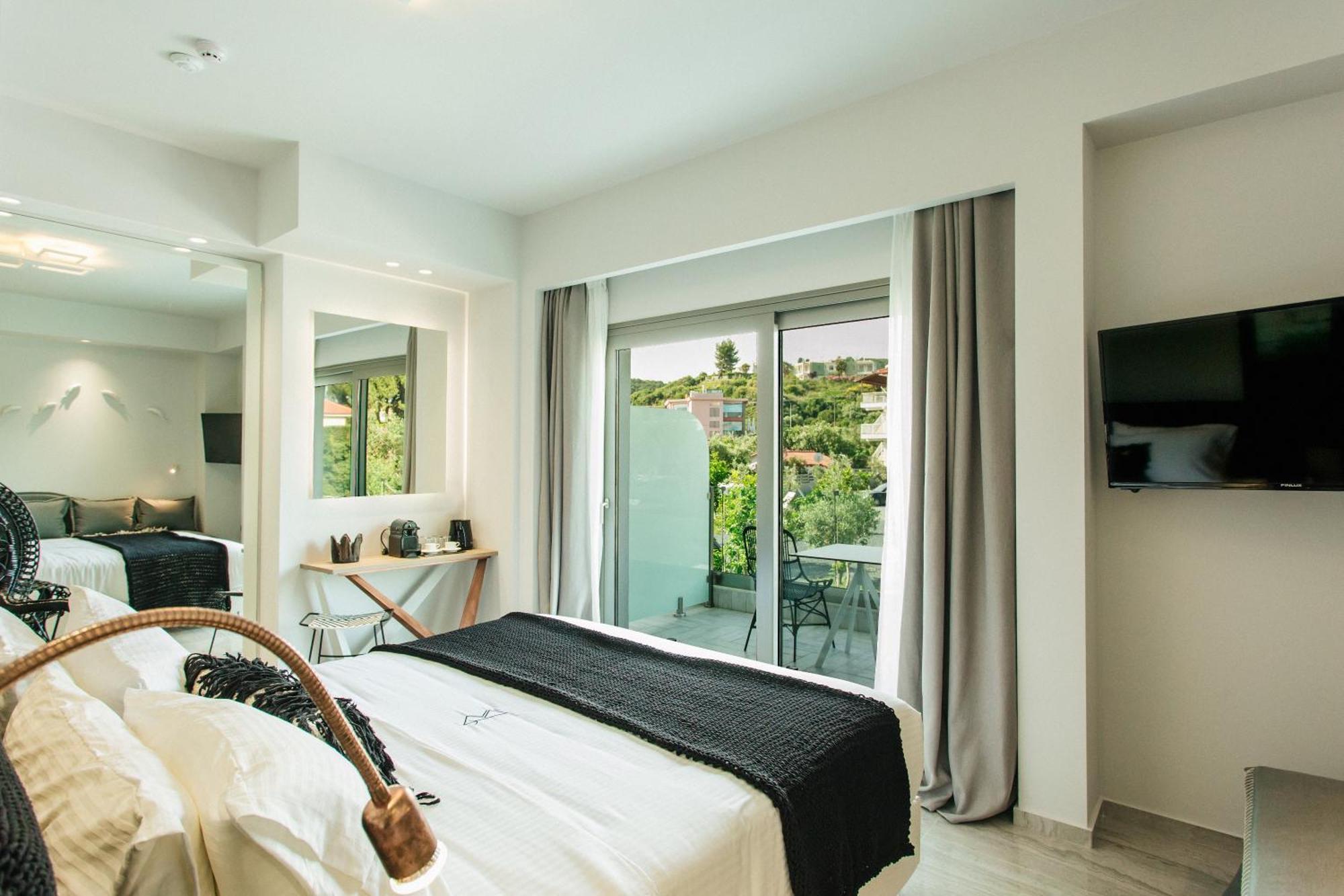 Blue Carpet Luxury Suites Pefkochori Extérieur photo