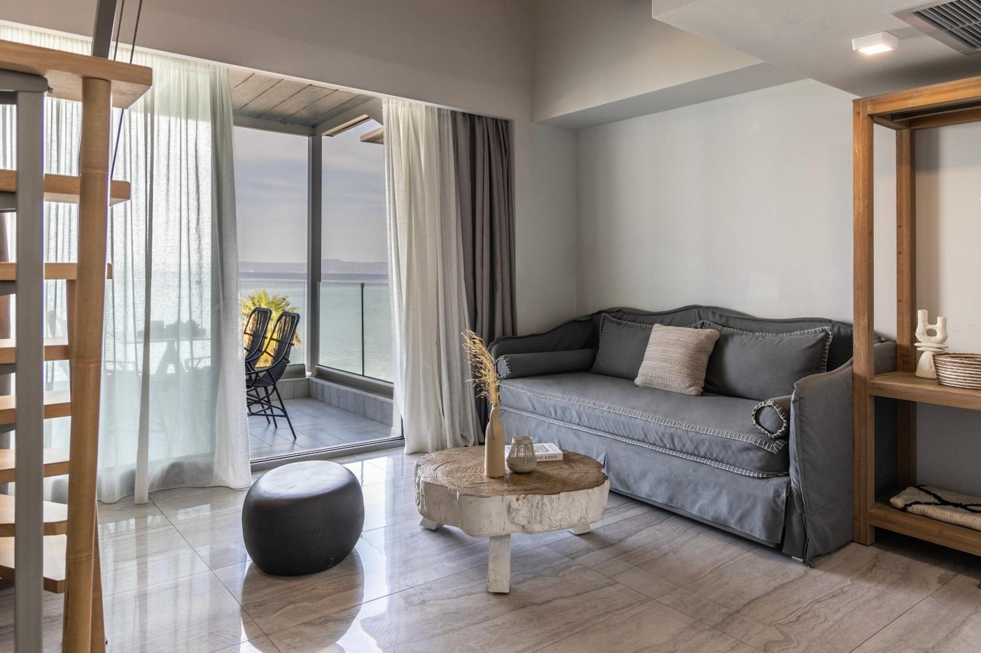 Blue Carpet Luxury Suites Pefkochori Extérieur photo
